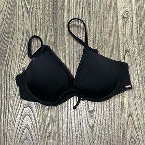 NWOT Victoria’s Secret Swim Bikini Top V-Neck Push Up Underwire Black Size S